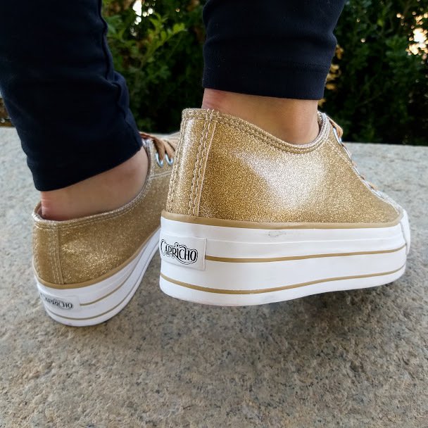 tenis dourado plataforma