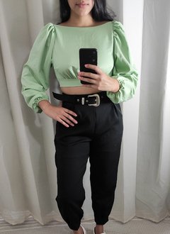 calça alfaiataria com cinto