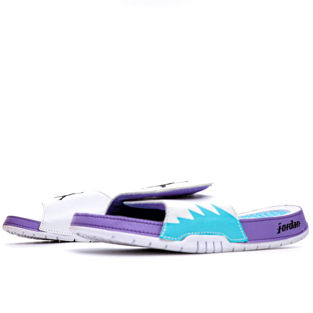 chinelo jordan branco