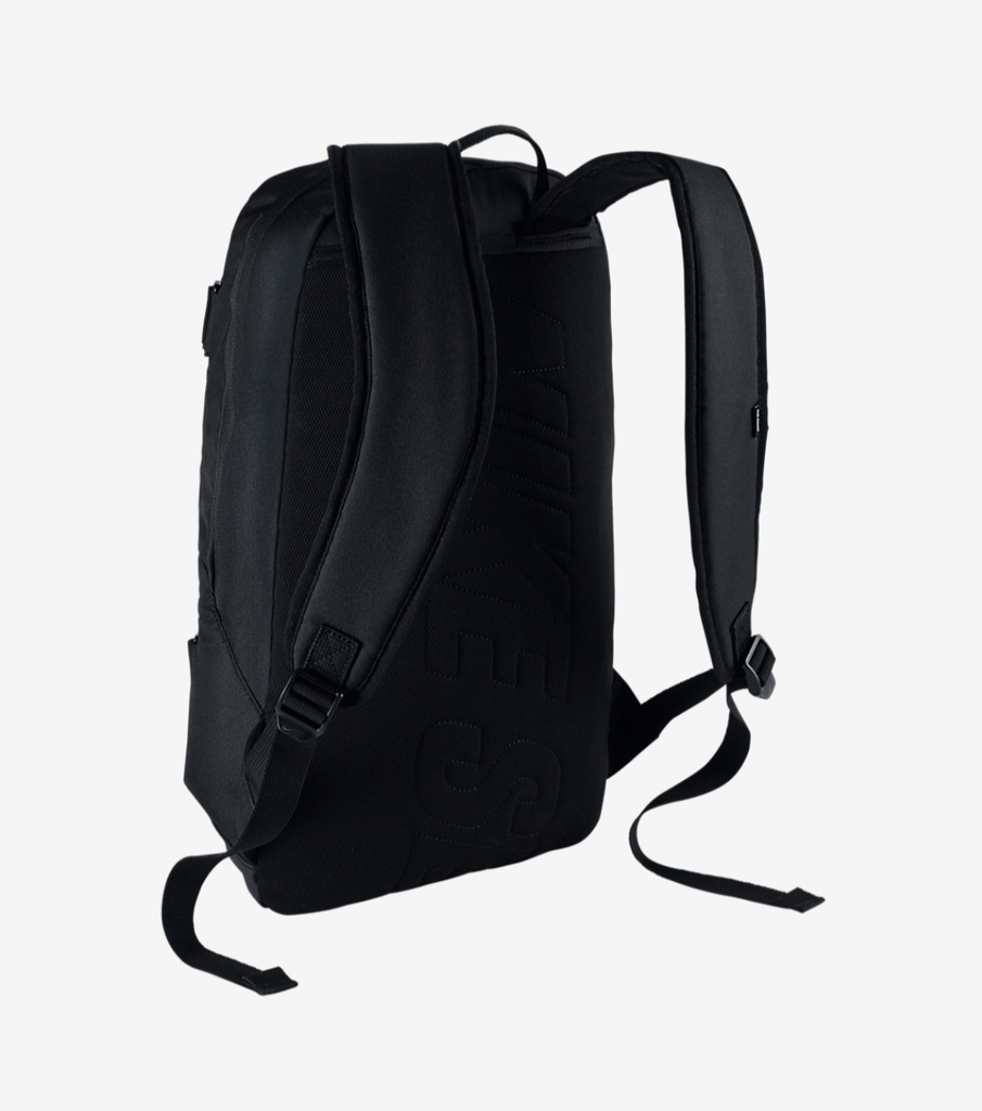 mochila nike sb courthouse preta
