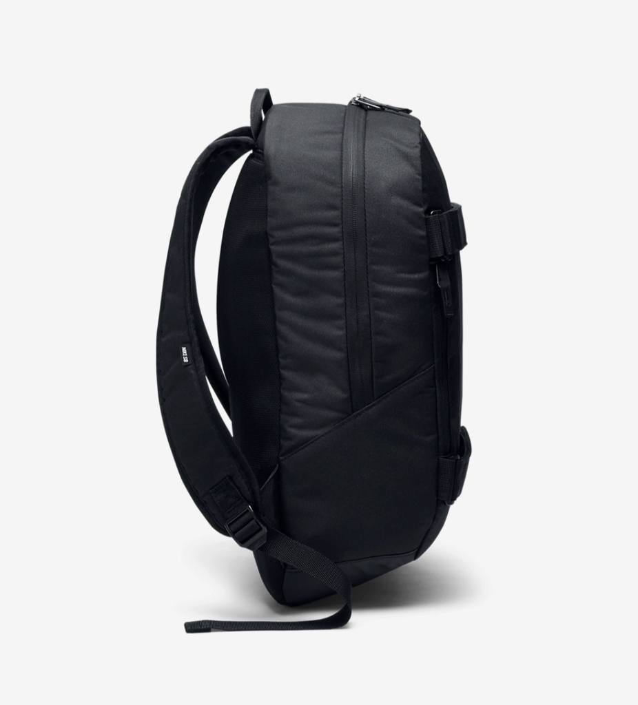 mochila nike sb courthouse preta