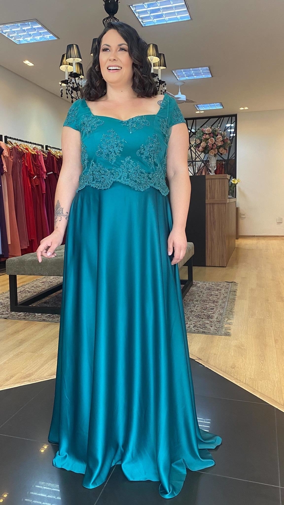 vestido verde bordado com pedraria