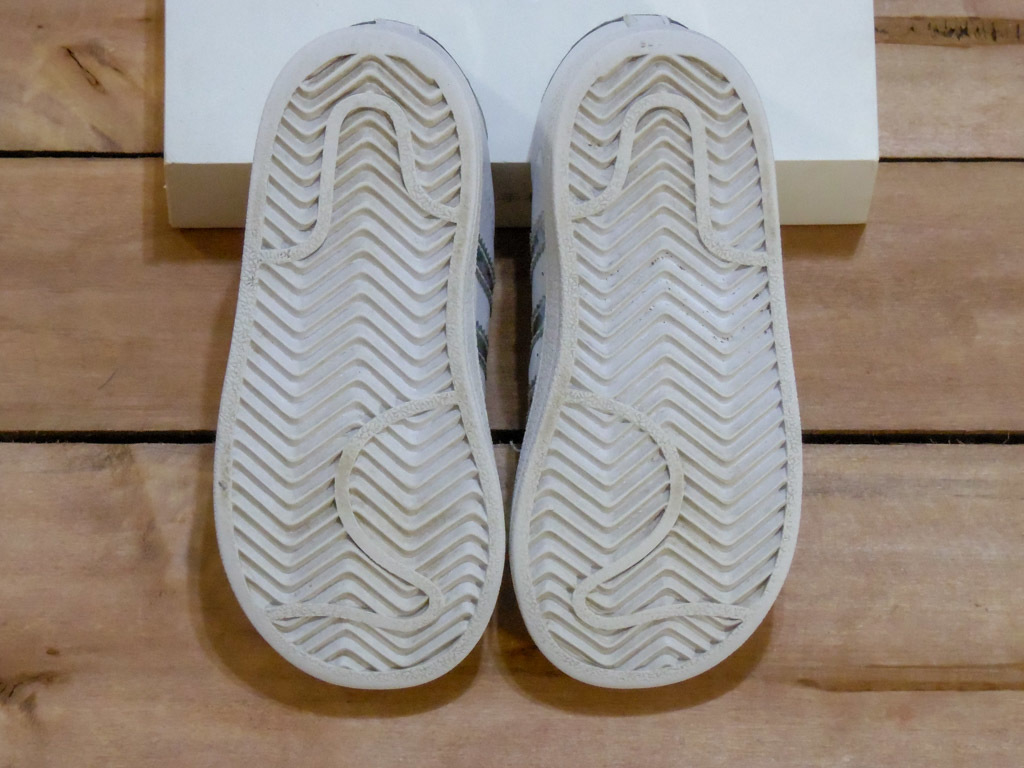 t24 7k zapatillas blancas y plateadas con cordones adidas