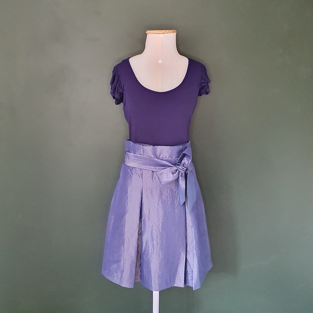 vestido curto azul marinho