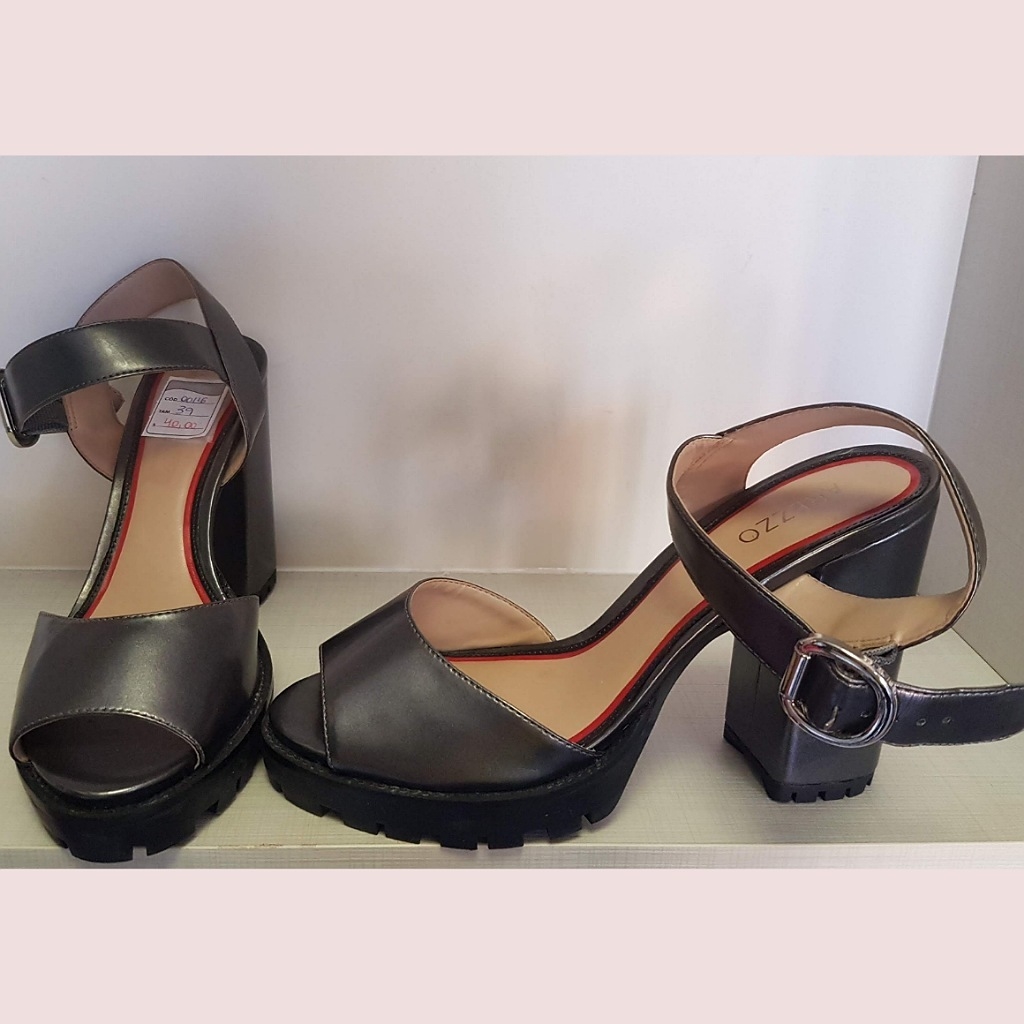 comprar sandalia arezzo online