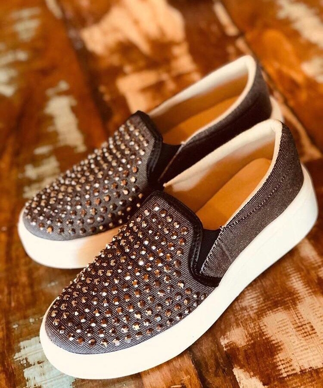 slip on com pedras