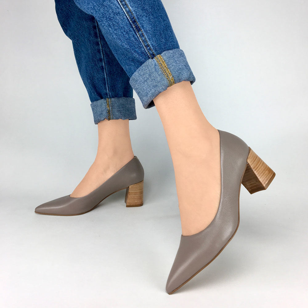 scarpin salto bloco baixo