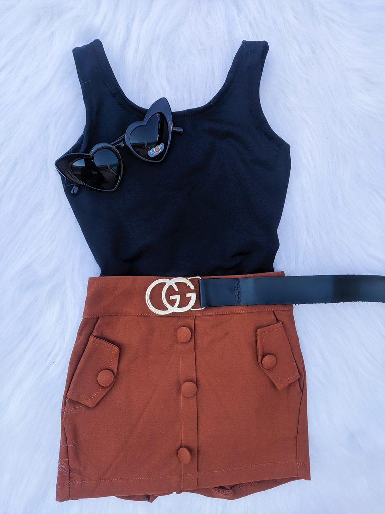 short saia marrom