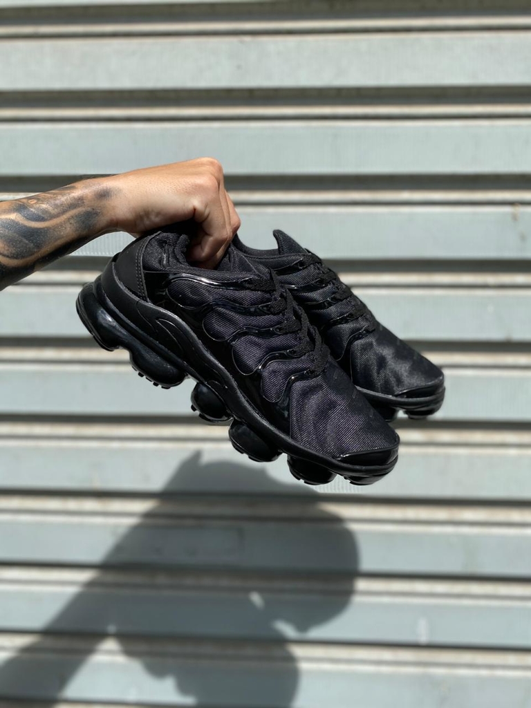 tênis nike air vapormax plus masculino verde 42