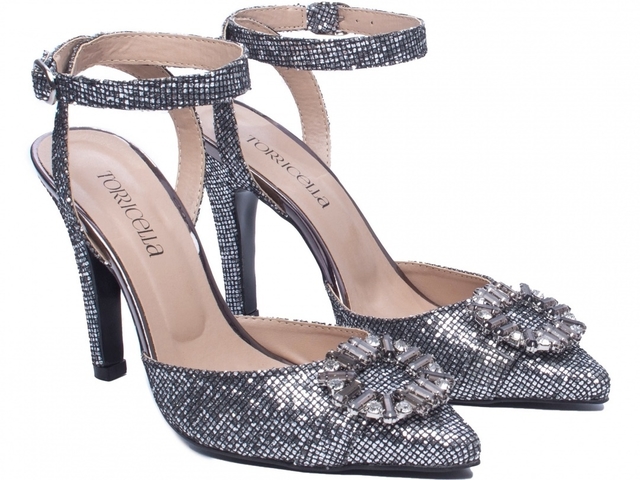 scarpin com glitter prata