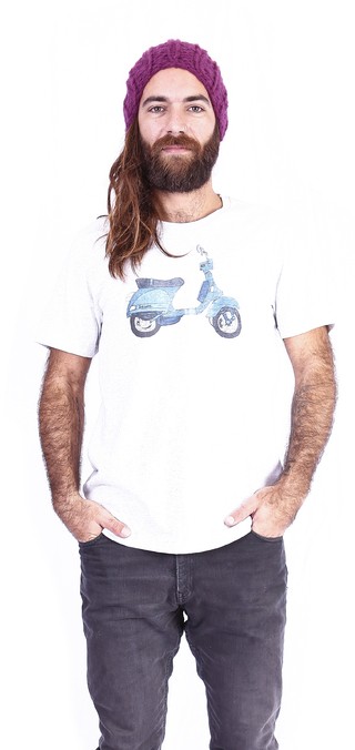 remera vespa gris