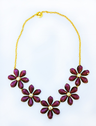 collar flowers violeta