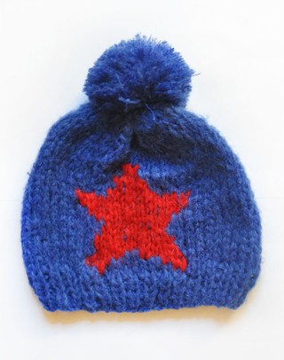 gorro estrella azul y rojo