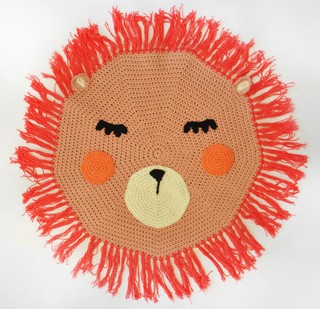 alfombra lion rosa