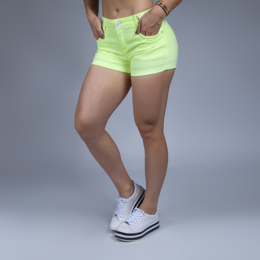 short jeans verde feminino