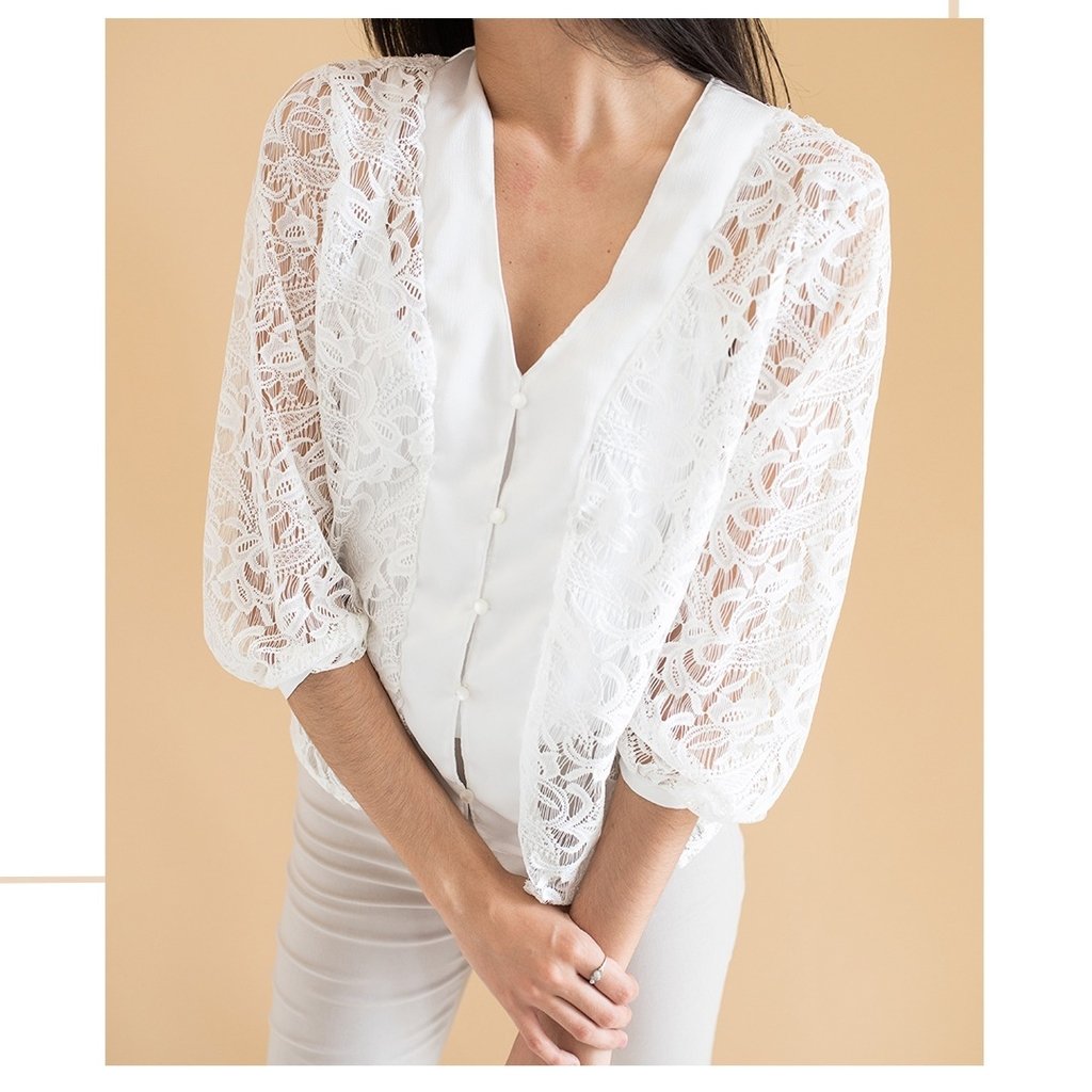 camisa de encaje blanca