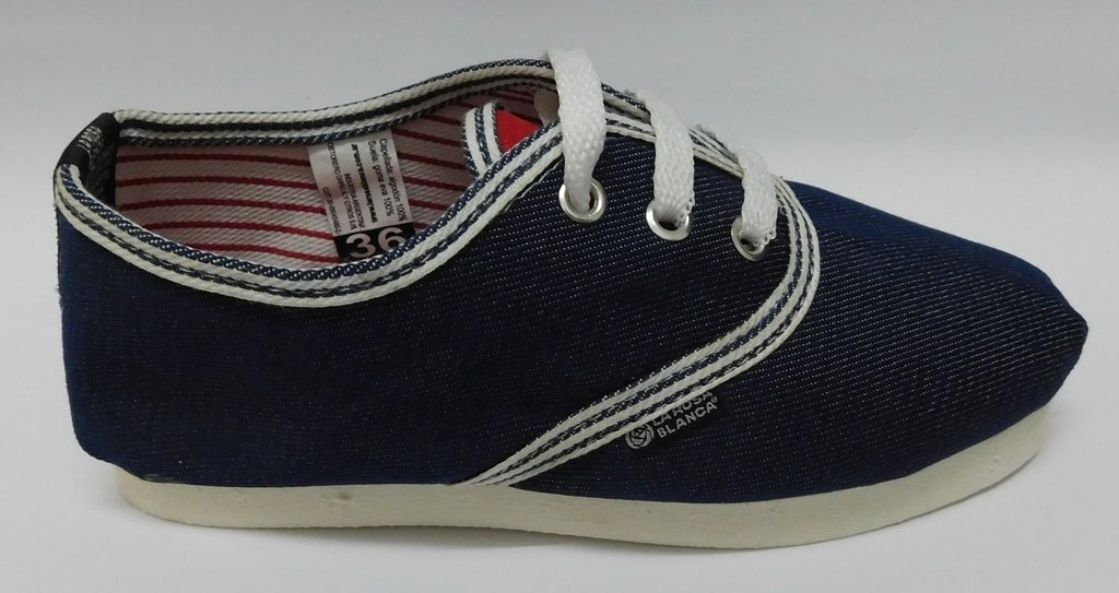 Alpargatas de jeans, acordonadas Alpargatas La Rosa Blanca, calzado urbano y original. Alpargatas de jeans, acordonadas