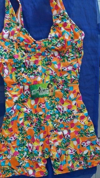 moda praia maiô com shorts