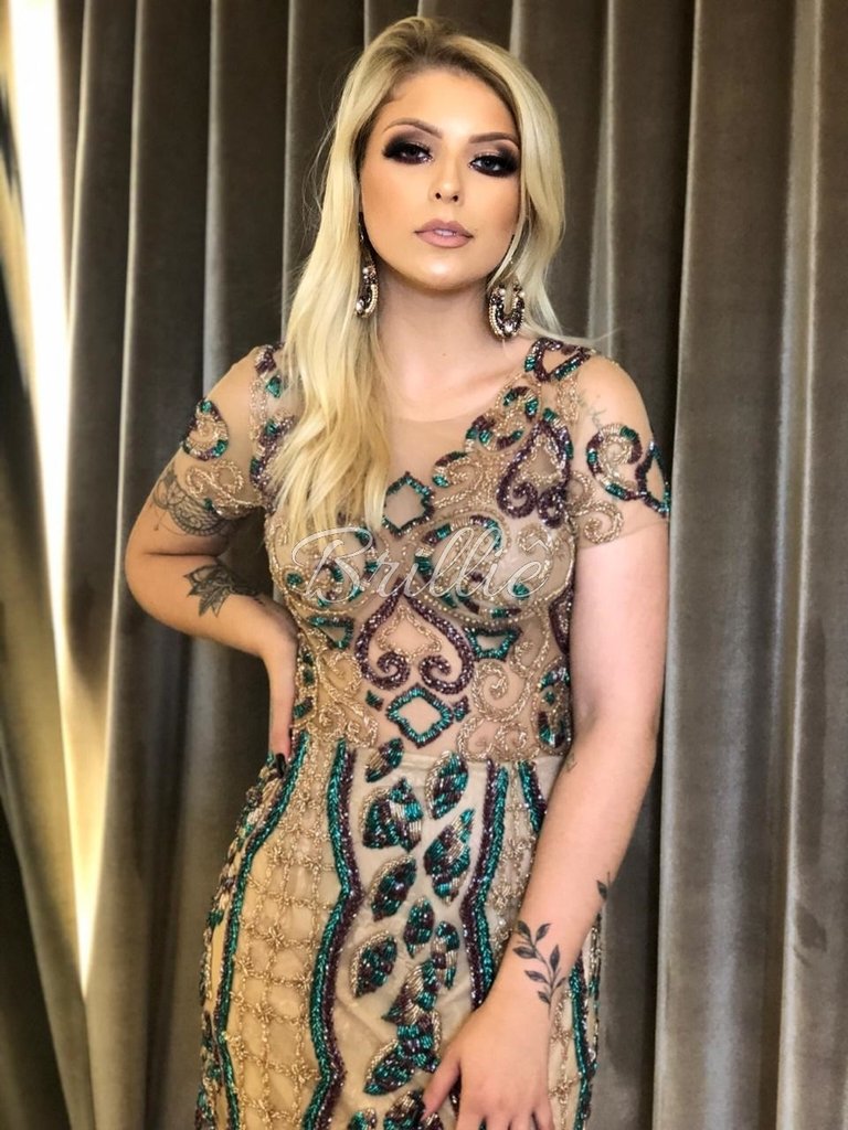 vestidos curtos com pedraria