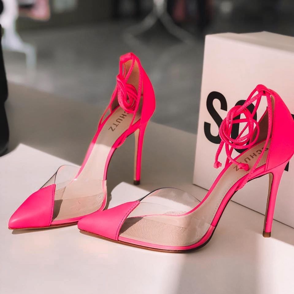 scarpin pink schutz