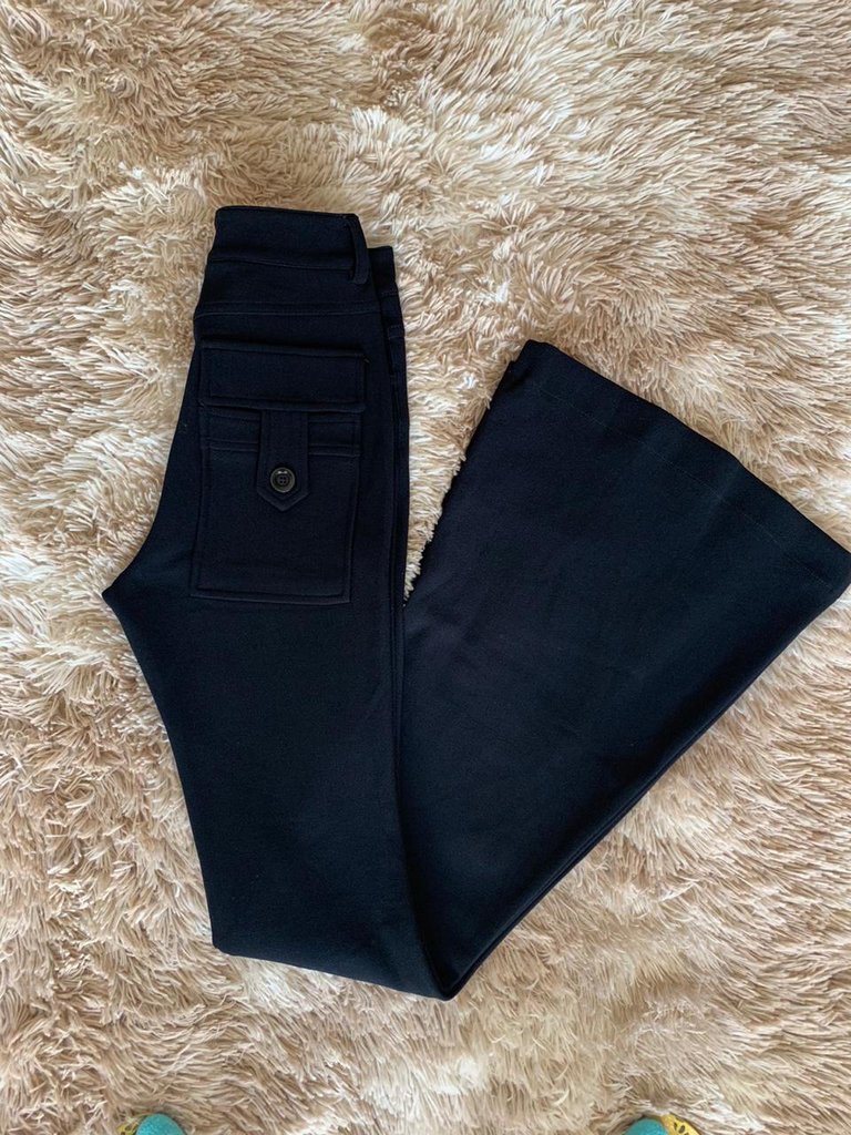 calça flare morina