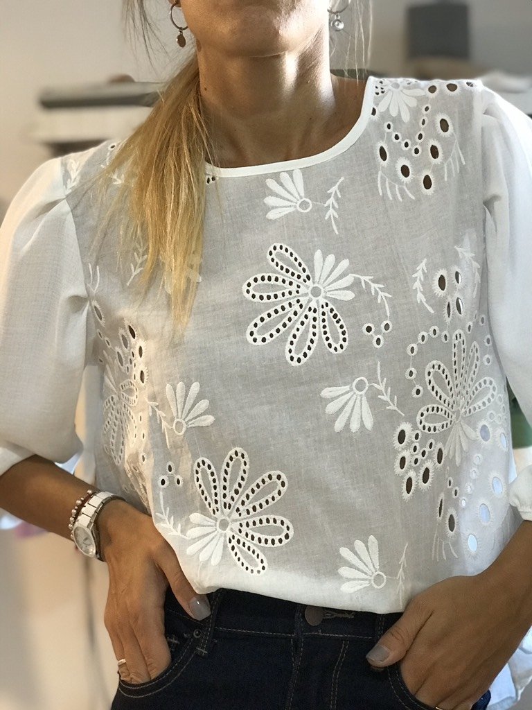 blusa broderie