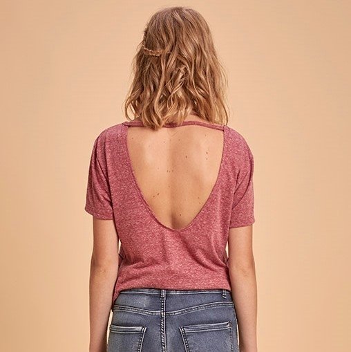 remeras con escote mujer