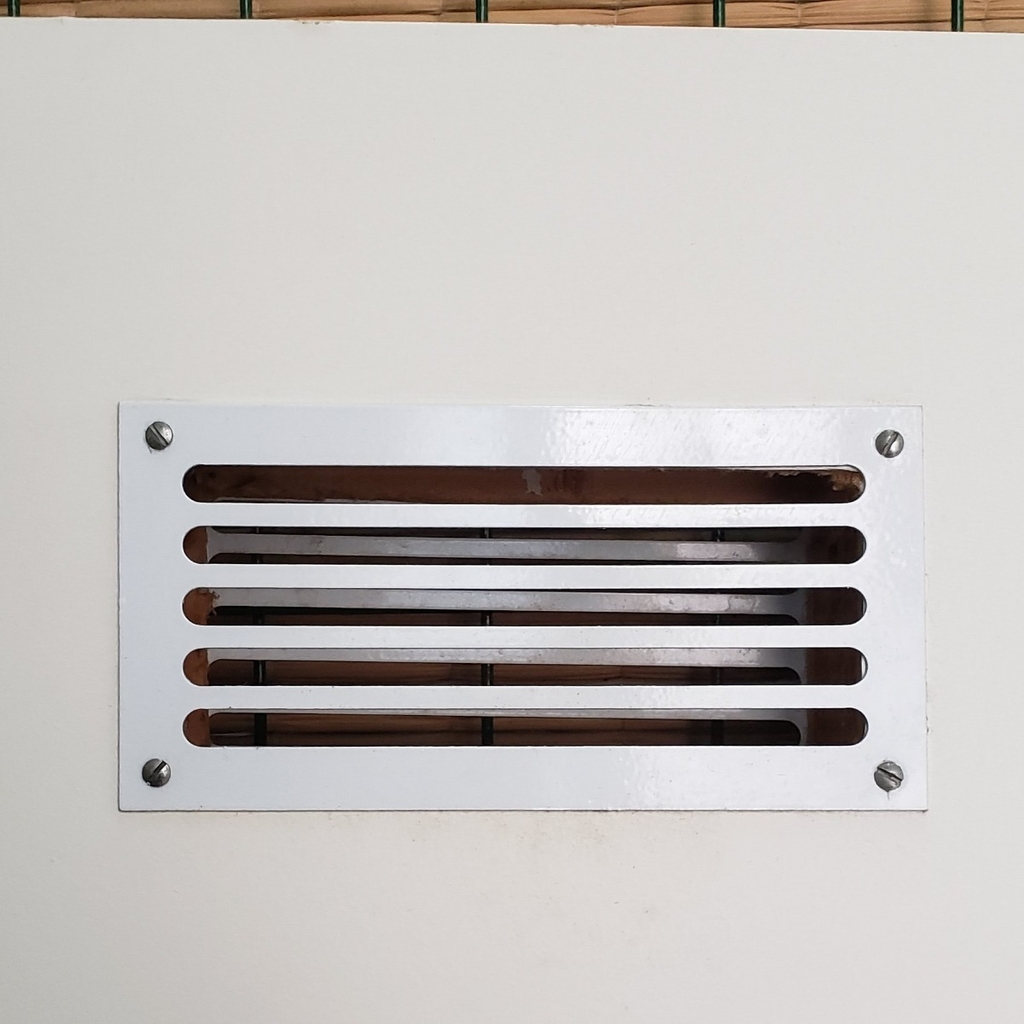 Puerta Placard Madera 59.5x4.5x60 Rejilla Bisagra Tirador De