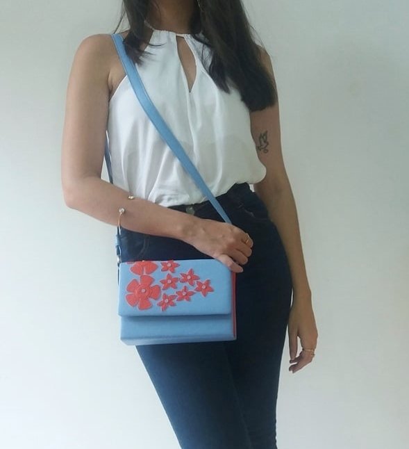 bolsa azul claro