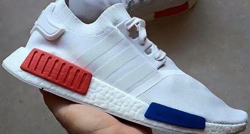 Tênis Adidas Boost NMD R1 Branco C/Detalhes Azul e Vermelho (Masculino)