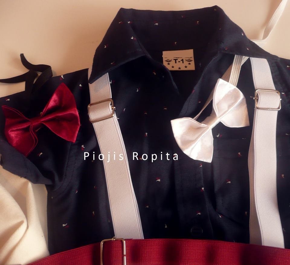 camisa con tiradores y moño