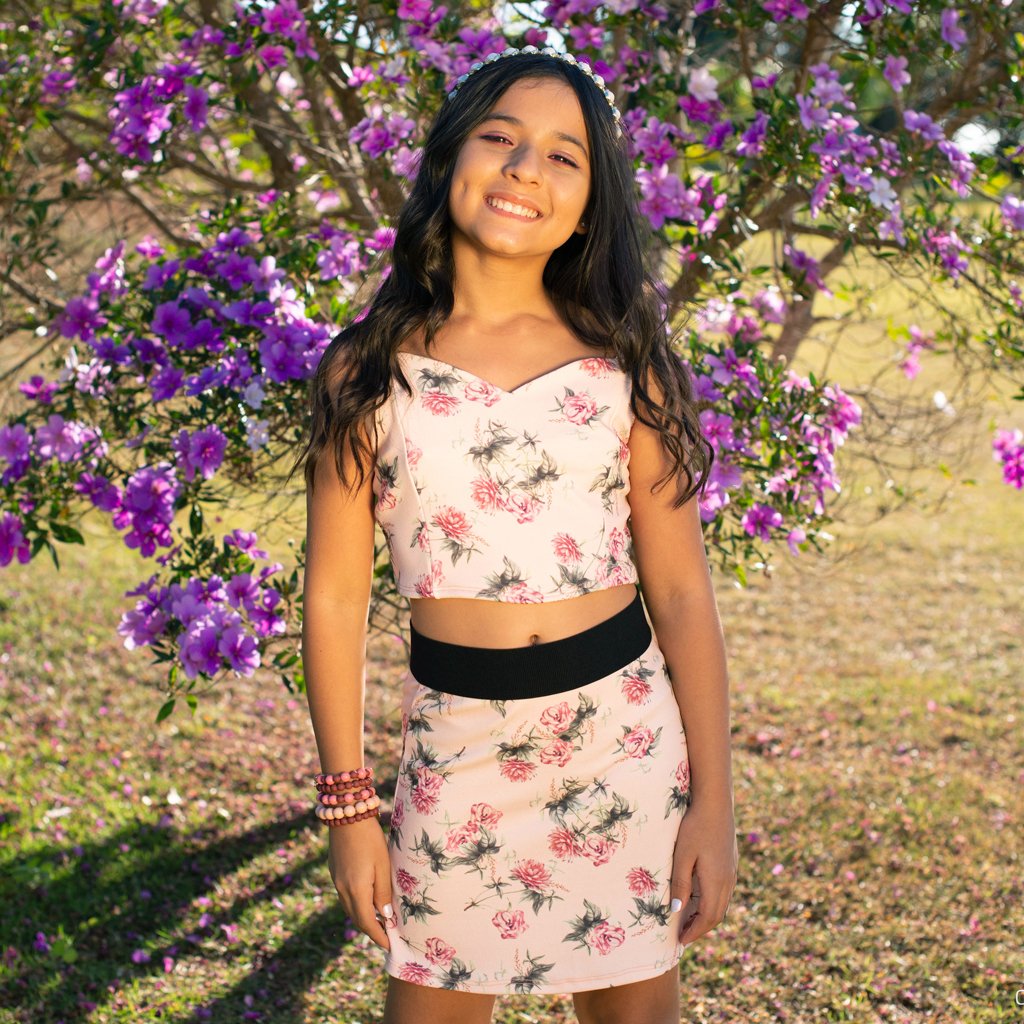 conjunto cropped e saia juvenil