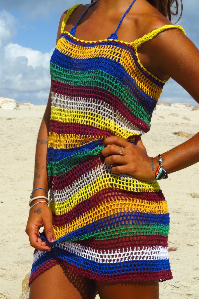 vestido de croche listrado