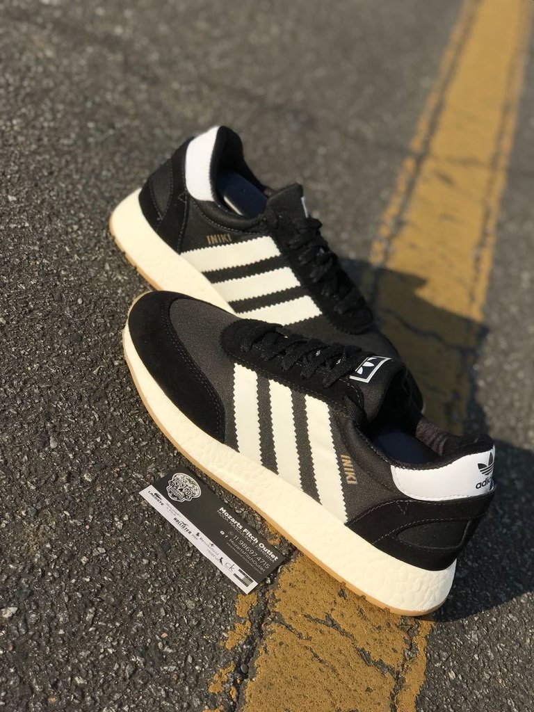 adidas iniki preto e branco