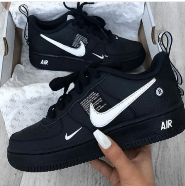 simbolo da nike preto