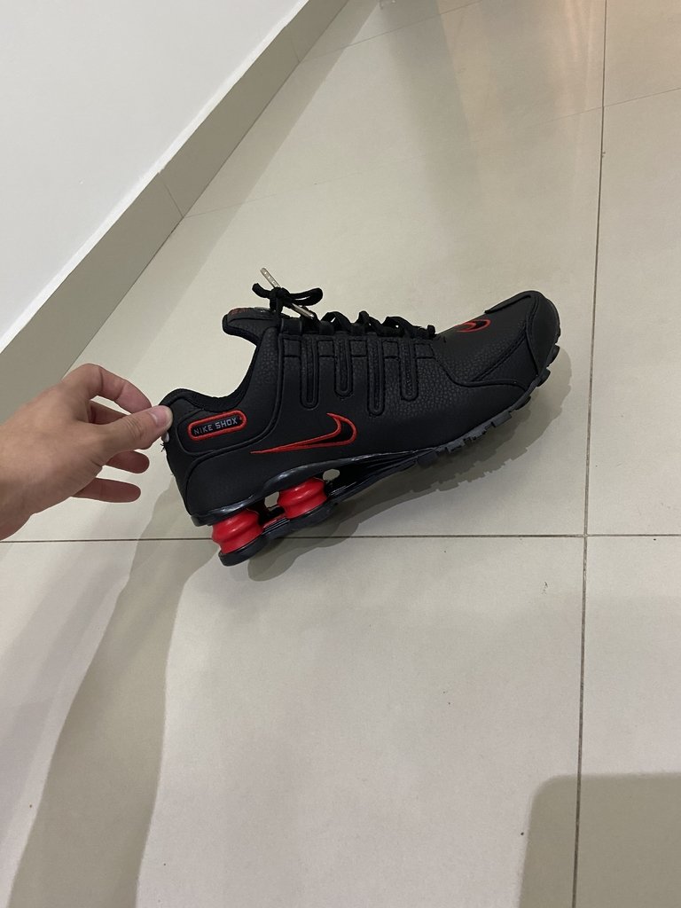 nike shox preto com vermelho