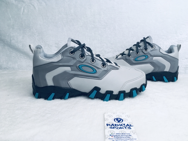 botinha oakley bravo