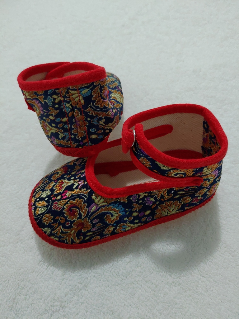 sapatinho de bebe azul marinho