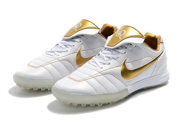 nike tiempo branco e dourado