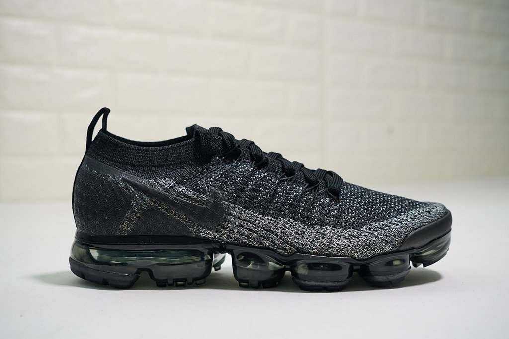 vapormax cinza e preto