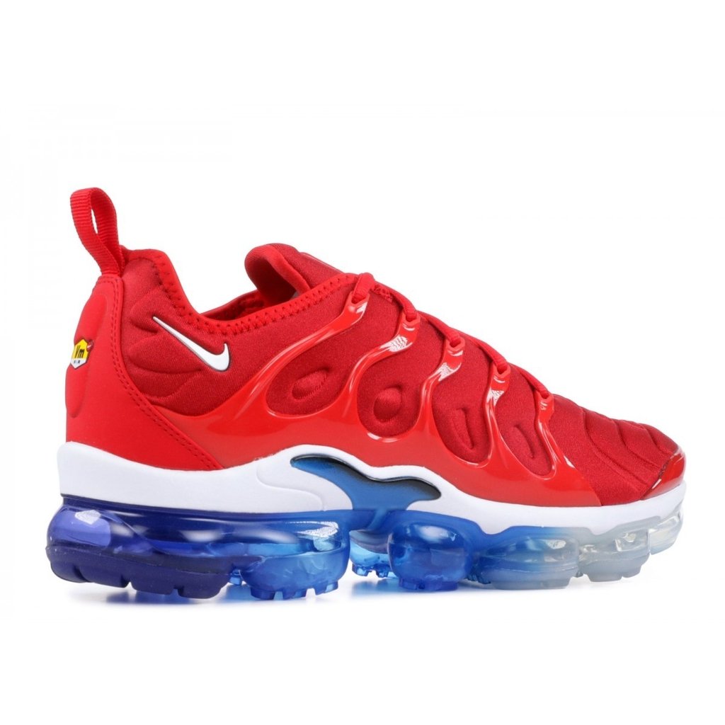 vapormax plus vermelho e azul