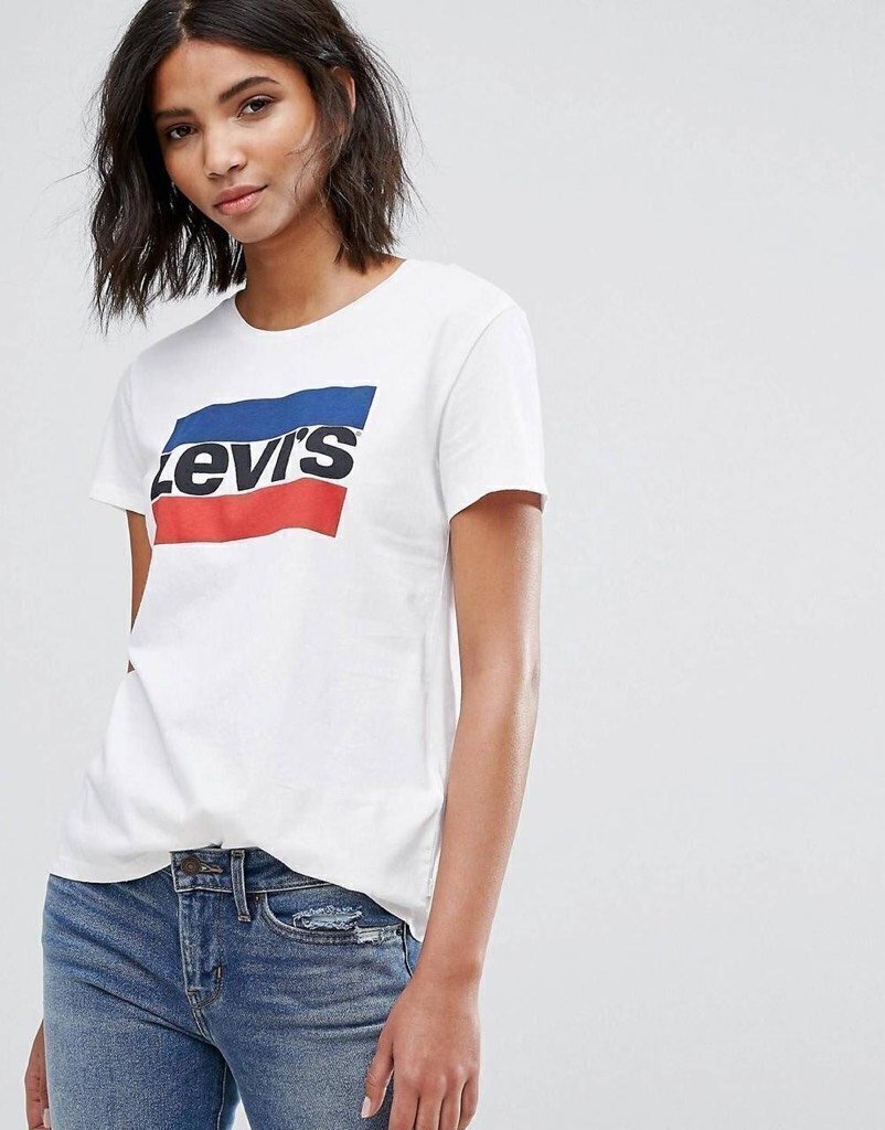 levis remera blanca