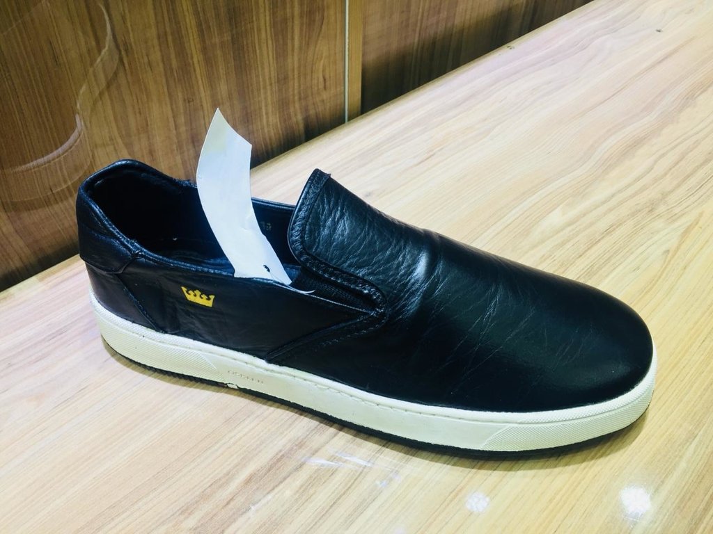 slip on osklen preto