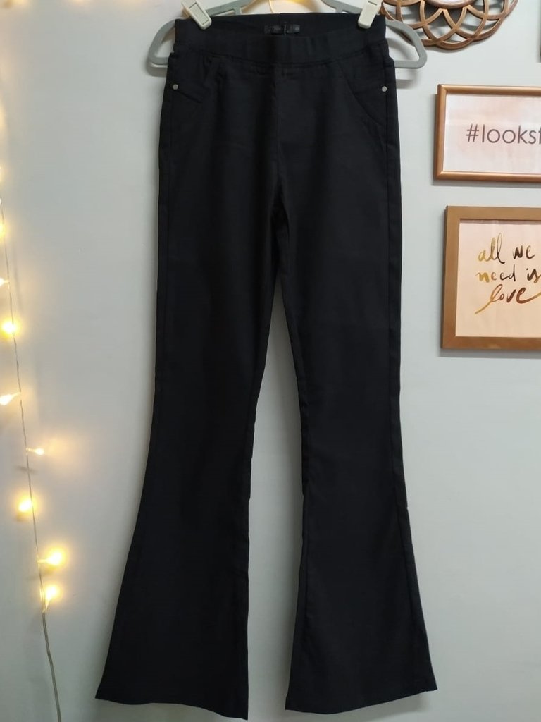 calça flare com elastico na cintura