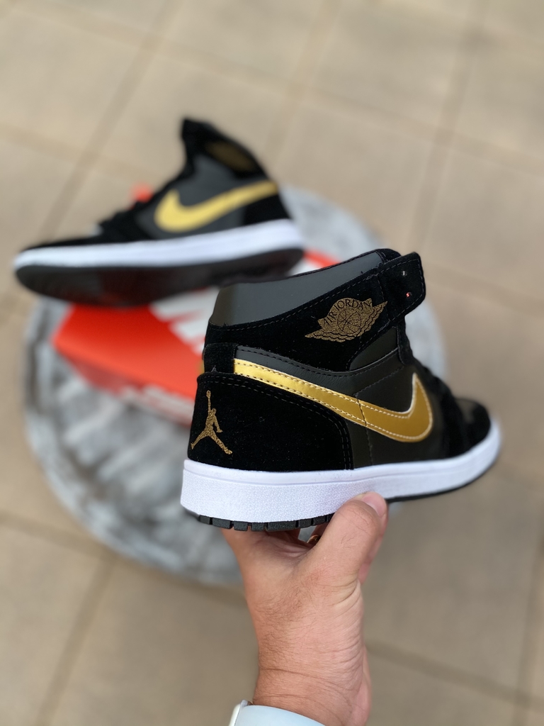 jordan preto e dourado