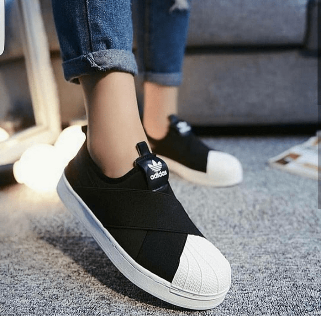 slip on adidas preto e branco