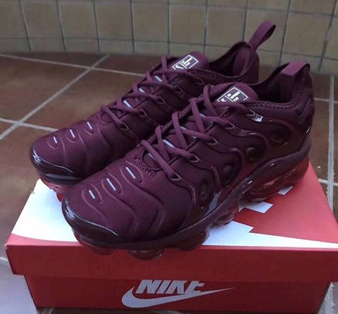 vapormax plus feminino vinho