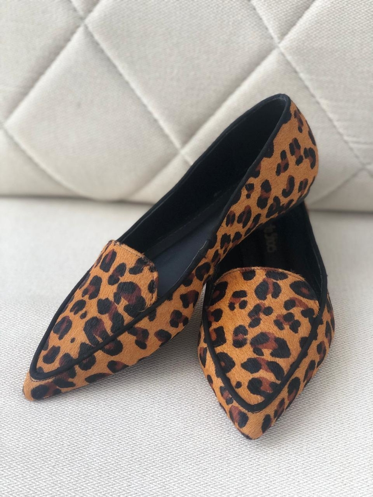 sapatilha animal print bico fino
