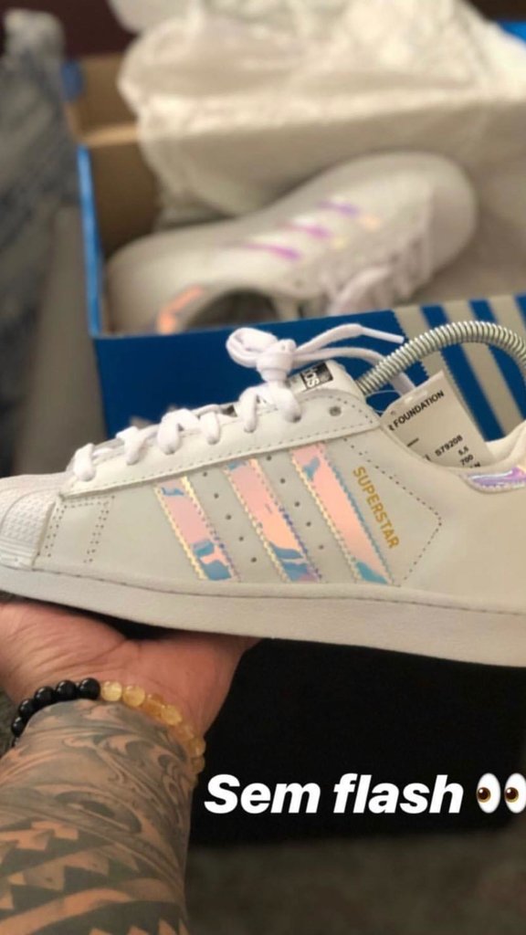 superstar adidas holográfico
