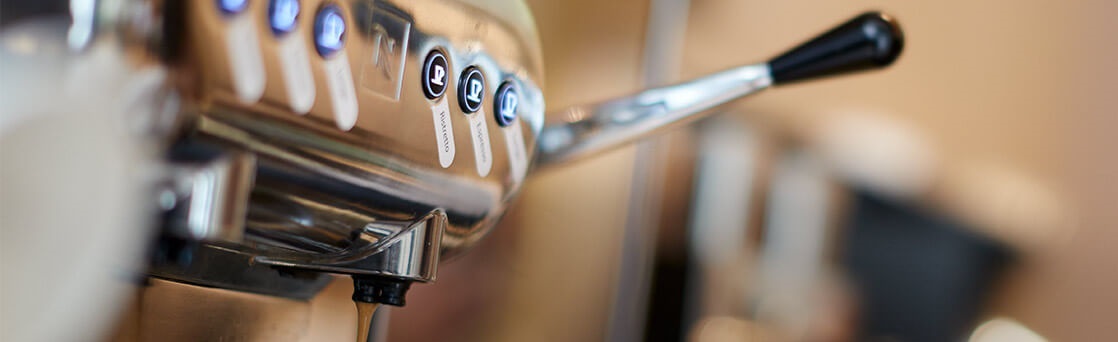 Cafetera express: ¿Qué son Nespresso y Dolce Gusto?